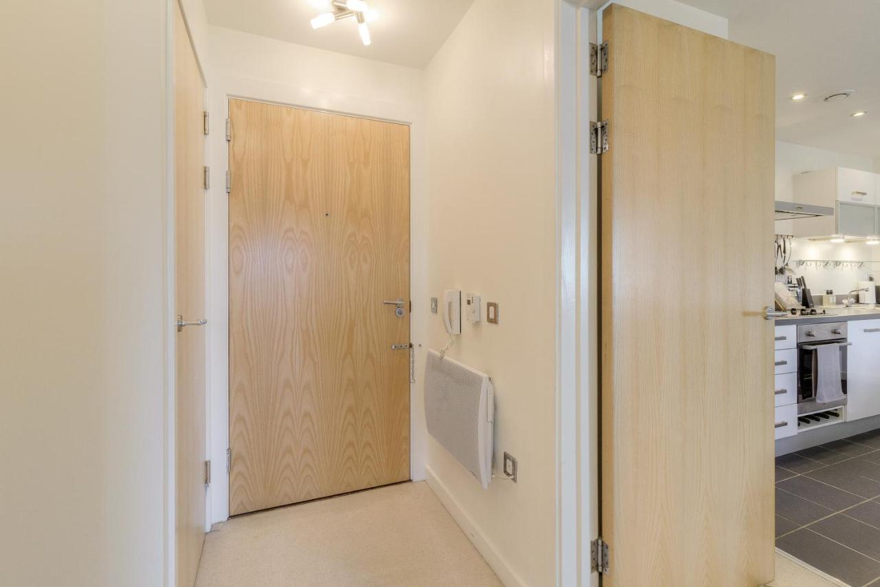 Nest Easy - Alpha House Apartment Northampton Exterior photo