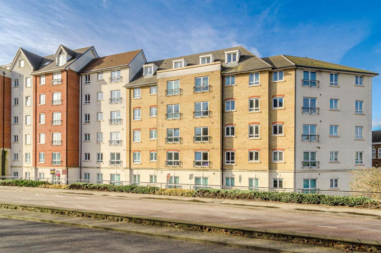 Nest Easy - Alpha House Apartment Northampton Exterior photo